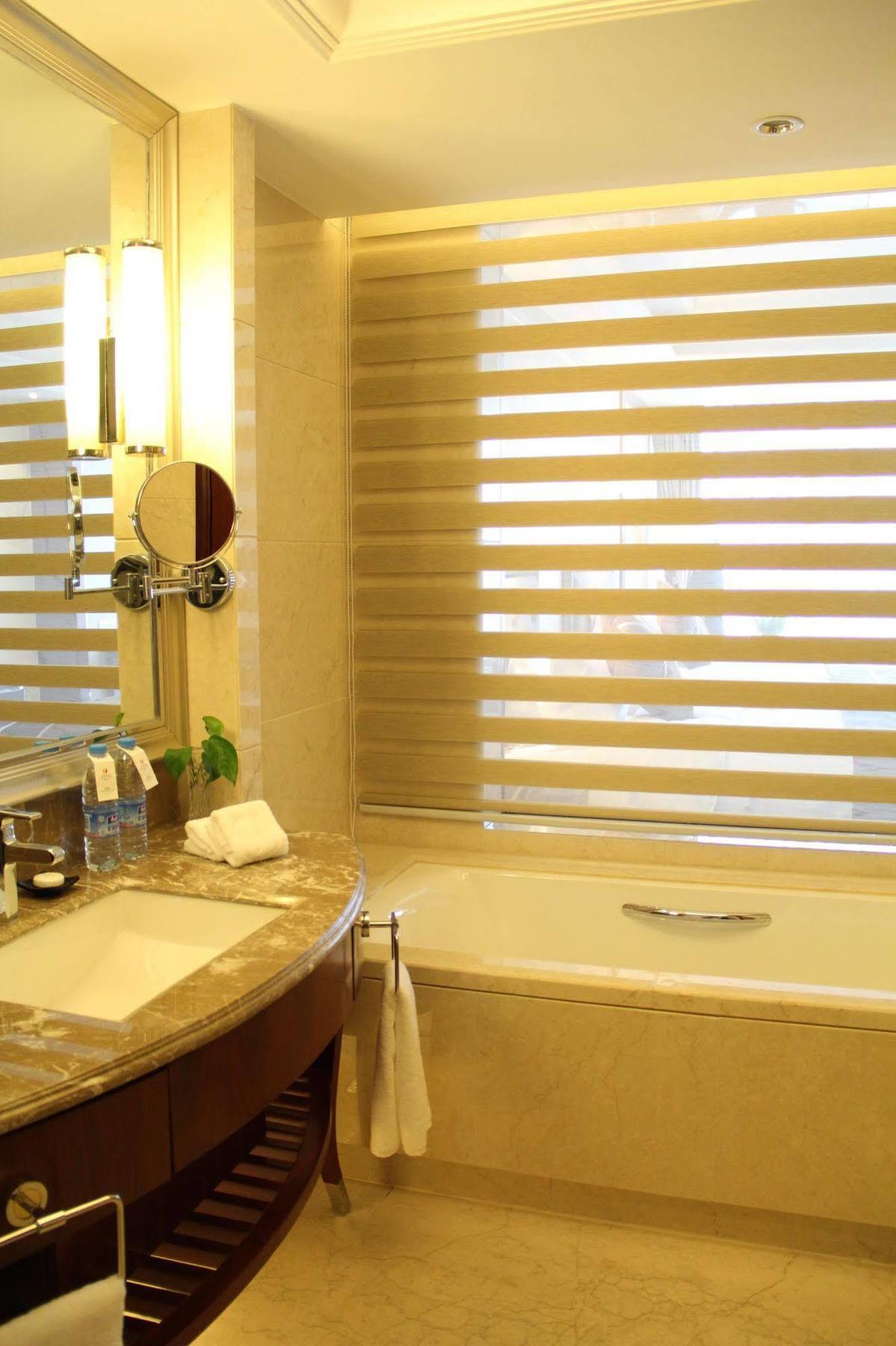 Baoji Jianguo Hotel Extérieur photo